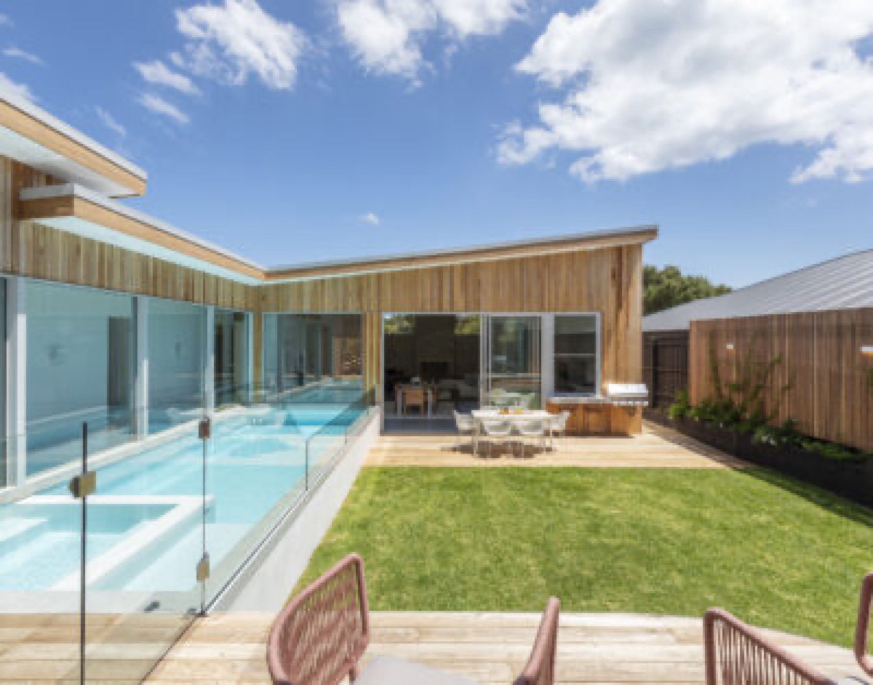 Sorrento 4 bed retreat with pool and heated spa — main view